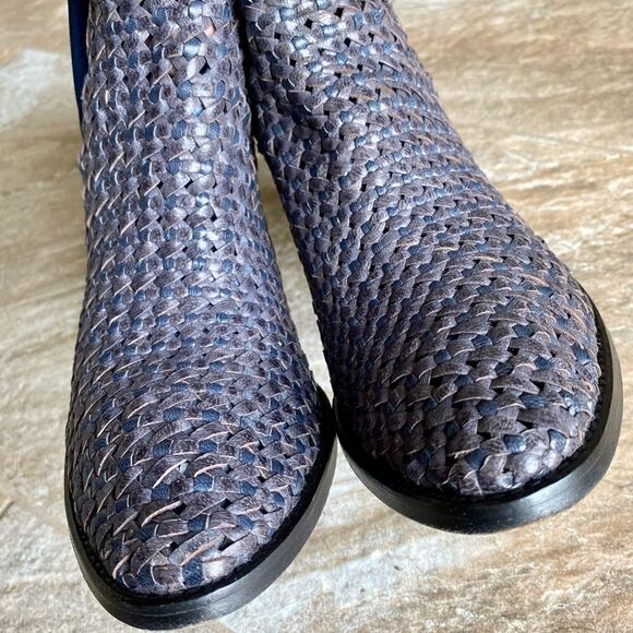 Aquatalia by MARVIN K. Desire Woven Ankle Bootie - Picture 9 of 16